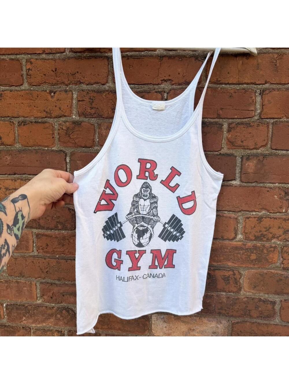 vintage world gym Halifax Canada tank top 80s L 15x26